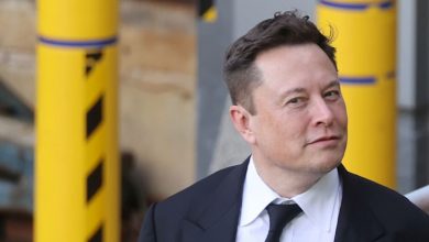 Elon Musk polls Twitter about selling 10% of Tesla stock
