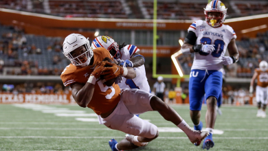 Bijan Robinson Injury Update: Texas star runs back to year with elbow dislocation