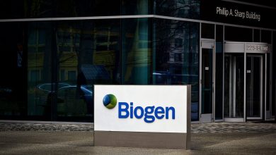 Biogen's controversial Alzheimer's drug is linked to patient deaths, just as the company presented its last study data