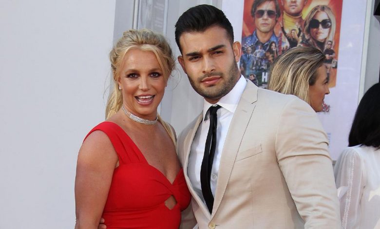 Britney Spears' Fiance Sam Asghari Spotted Leaving Bank With A Chunk Of Cash Following The End Of Her Conservatorship