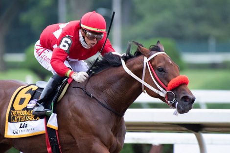 Letruska Carries Horse of Year Hopes into Distaff