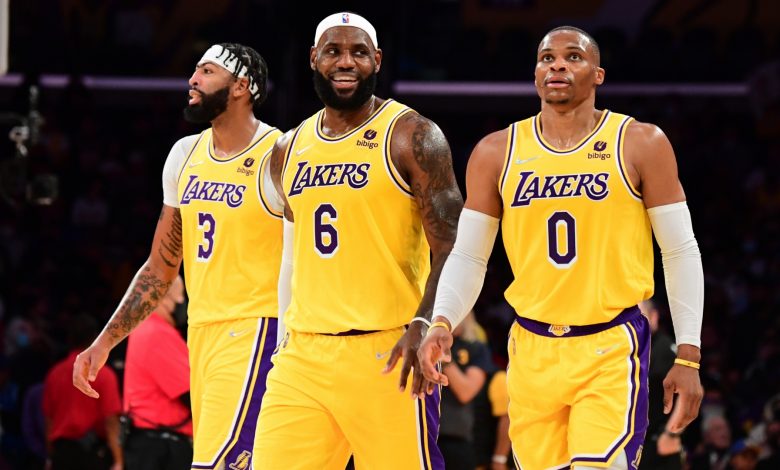 How does the return of LeBron James impact the Lakers' slow start?
