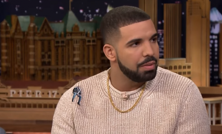 Drake removed from the album French Montana on Kim Kardashian's bar