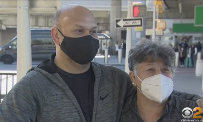 Families Reunited At JFK Airport For 1st Time In Nearly 2 Years, As Vaccinated International Travelers Allowed Back Into U.S. – CBS New York