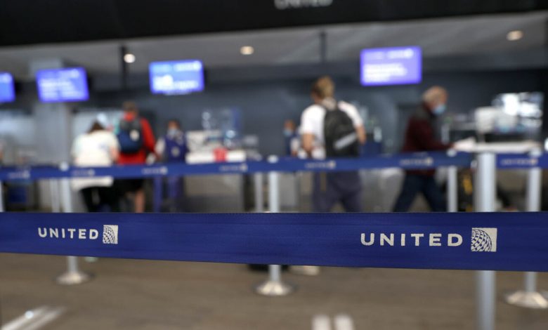 Court says United Airlines vaccine mandate can continue : NPR