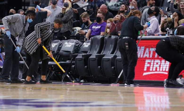 Game Jazz vs.  Kings at Golden 1 Center postponed after fans vomited on the pitch in the fourth half