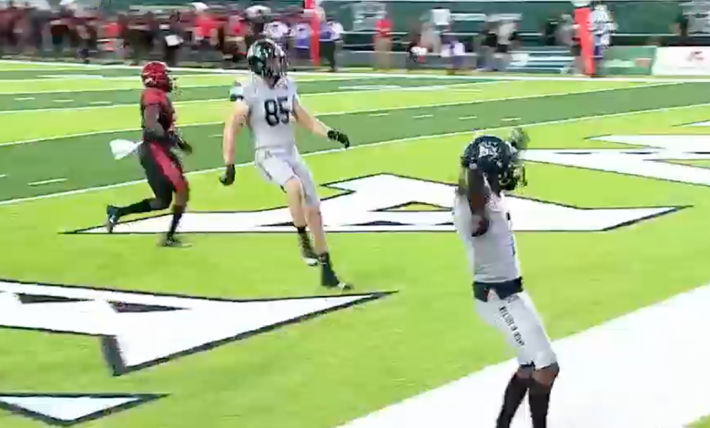 Chevan Cordeiro finds Calvin Turner Jr. for a 19-yard touchdown, Hawaii and San Diego St. tied at 7-7
