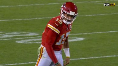 Patrick Mahomes connects with Tyreek Hill to secure the Chiefs