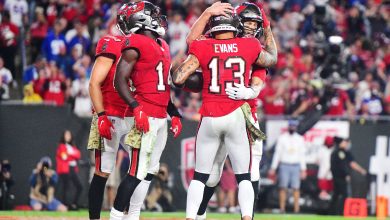 Buccaneers 'WR Mike Evans catches up to milestone, continues with football