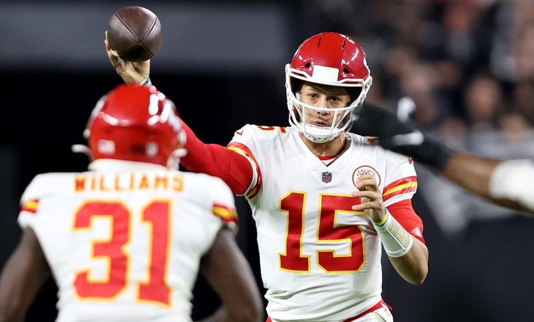 The final score of Chiefs vs.  Raiders, results: KC, Patrick Mahomes give glimpse of past in gap victory
