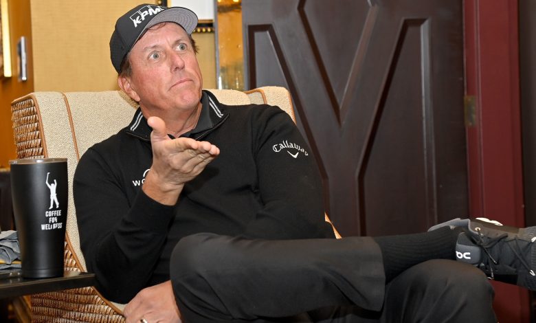Phil Mickelson steals show as commentator for 'The Match'
