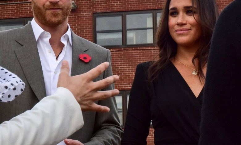 Meghan Markle and Prince Harry Lead Afghan Refugee Children in Song
