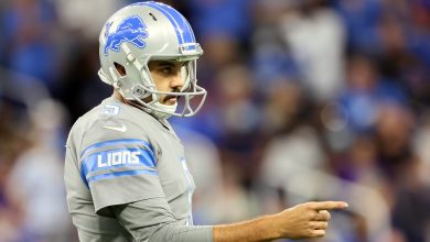 0-16-1?  The Lions took their first win thanks to a missed goal by the striker, adding points in the game against Steelers
