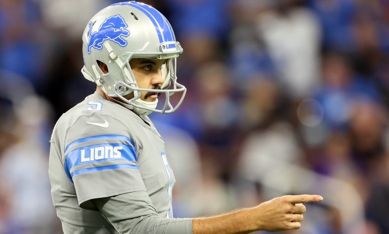 0-16-1?  The Lions took their first win thanks to a missed goal by the striker, adding points in the game against Steelers