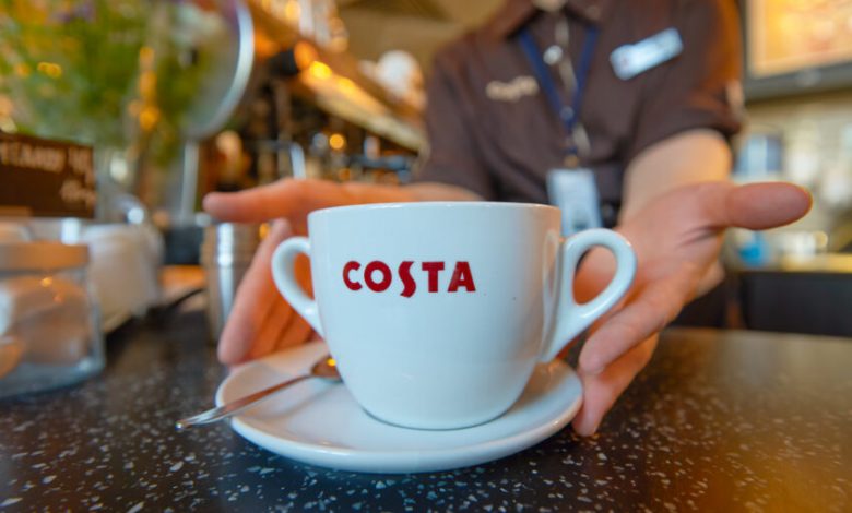 Marks & Spencer is to provide sandwiches and hot food to more than 2,500 Costa Coffee outlets as the retailer seeks new ways to reach commuters now working from home.