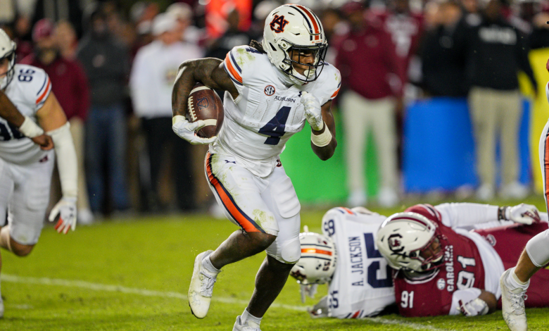 Auburn RB Tank Bigsby's Q4 Confusion Helps Fuel Alabama's Return to 2021 Iron Bowl