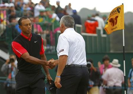 Tiger Woods And Steve Williams, Former Caddie Shake Hands at British Open 2013 [PHOTO] : GOLF : Sports World News