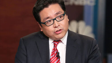 Here are three reasons Fundstrat's Tom Lee is bullish on energy stocks for 2022