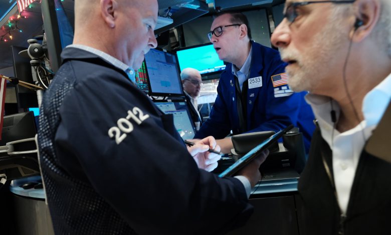 Stock futures rise after S&P 500 post best week since February at record high