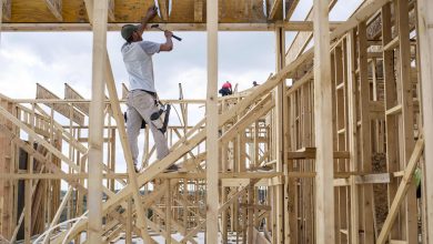 Homebuilder confidence ends year high even as inflation picks up