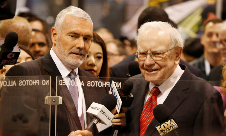 Warren Buffett Tells Bernie Sanders He Won't Interfere With Special Metals Strike