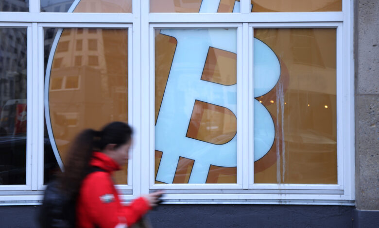 Bitcoin's Drop Brings a Tax Game to Investors - for now