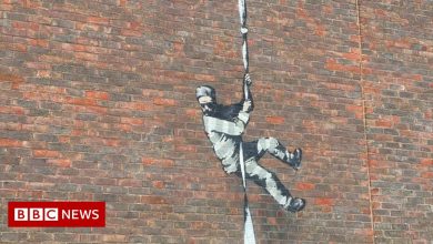 Banksy pledges to help save Reading from prison with selling stencil