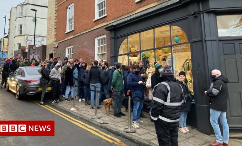 Queues as Banksy Colston statue trial t-shirts go on sale