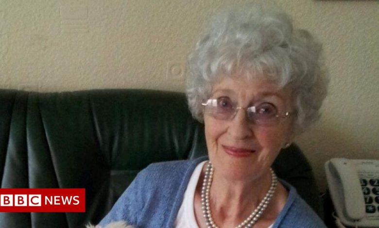 Freckled woman, 91 years old, fatally assaulted by a care home resident