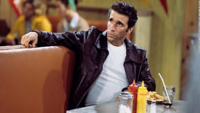 Henry Winkler Is Auctioning His Fonz Jacket And More 'Happy Days' Memorabilia