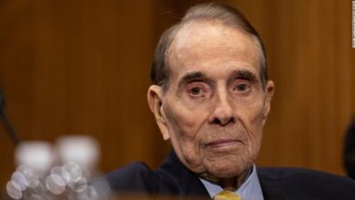 Bob Dole, Senate giant and 1996 Republican presidential candidate, dies