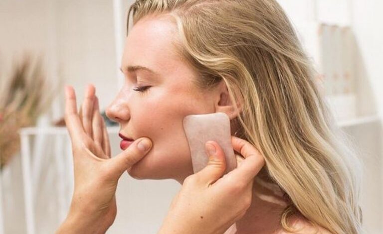 How To Massage Your Face At Home According to Aesthetician