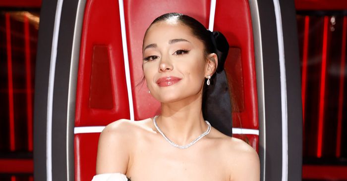 Ariana Grande wore a Valentino evening gown with Opera gloves
