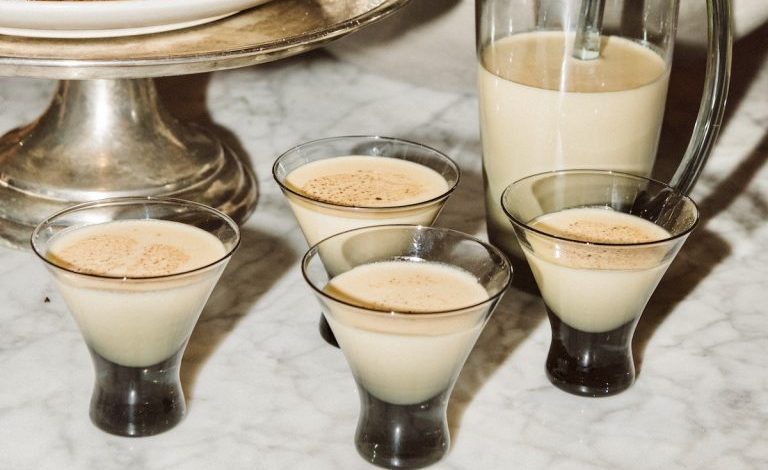 This Dairy-Free Eggnog Cocktail Will Be Your Holiday Drink Not To Be Missed