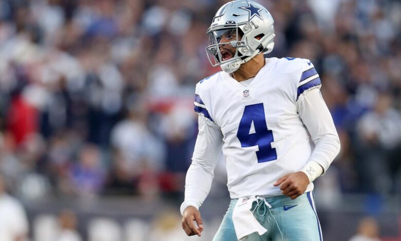 What's up with Dak Prescott?  Cowboys QB mired in 'fall' after injuries involving Ezekiel Elliott, Tyron Smith