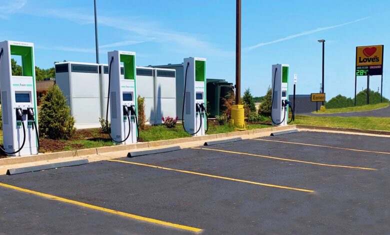 Here's why electric vehicle charging stations may not be as convenient as gas stations anytime soon