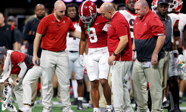John Metchie Injury Update: Alabama loses WR to 'foot injury' in first half of 2021 SEC title game