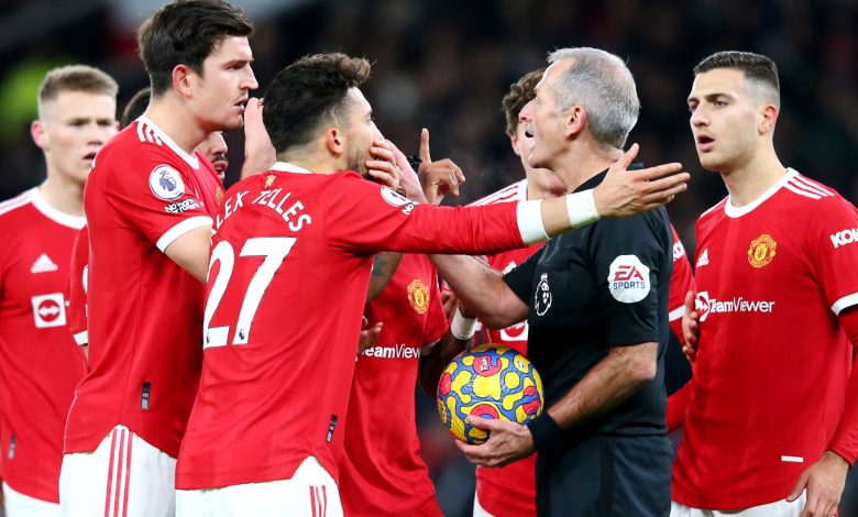 Arsenal vs Manchester United goal allowed by VAR: Fair play?  Should the Ref whistle?  Twitter reaction