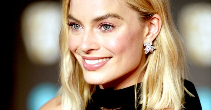 7 reasons Margot Robbie always looks perfect with makeup