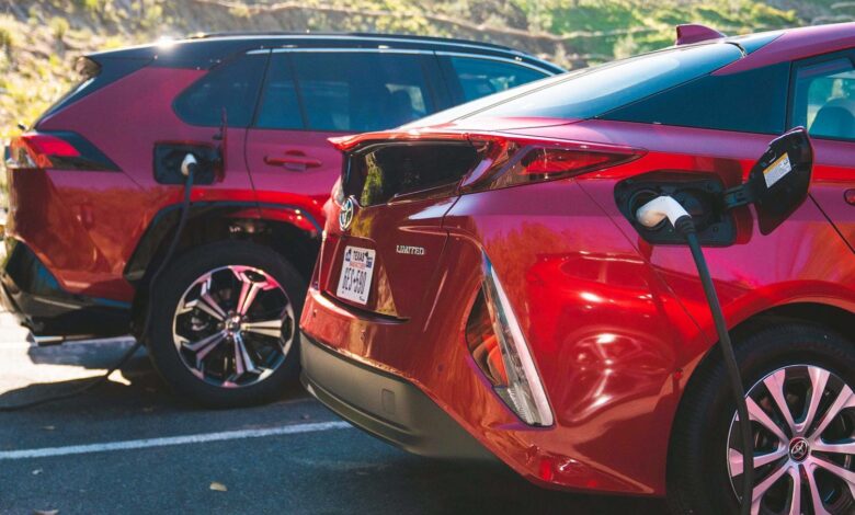 EPA says automakers can meet stricter 2026 fleet standards with just 17% of EV sales