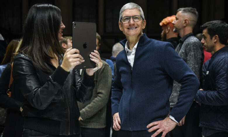 Stocks rise after Tim Cook says supply chain is improving