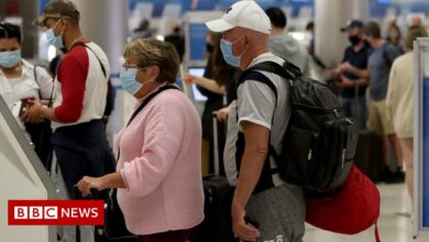 US flight cancellations hit new holiday peak amid bad and cold weather