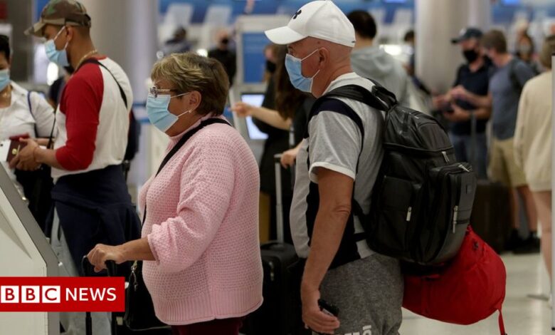 US flight cancellations hit new holiday peak amid bad and cold weather