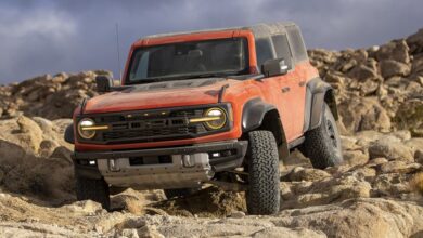 The price of Ford Bronco Raptor 2022 is just under $ 70,000
