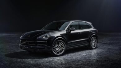 2022 Porsche Cayenne Platinum Edition adds bright, valuable trim