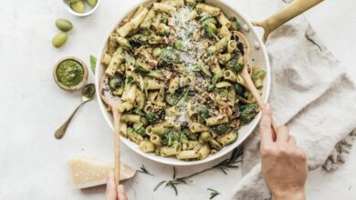 Rigatoni with Brussels Sprouts and Kale Pesto is healthy and delicious