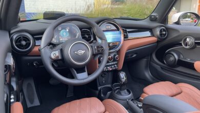 Review of the interior of the Mini Cooper Convertible