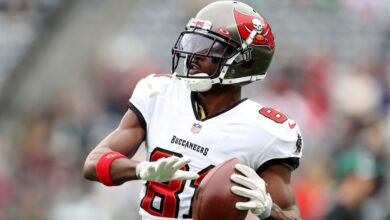 Antonio Brown missed out on nearly $1 million by leaving the Buccaneers' vs.  Jets