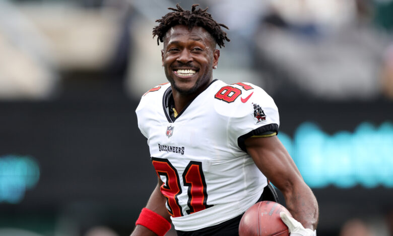 Fantasy football managers lament Buccaneers' Antonio Brown start after mid-game crisis