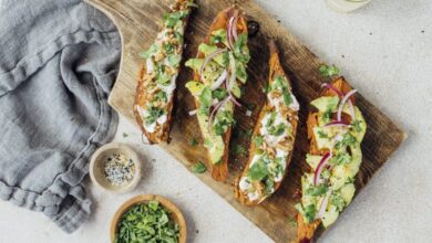 2 ways to make whole-grain baked sweet potatoes for a healthy meal